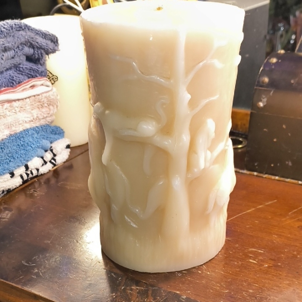 Handcarved Handmade Animal Inprints Candle - Picture 4 of 8